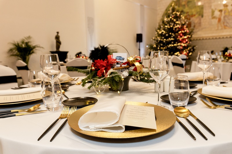 Céges rendezvény büféasztala friss catering fogásokkal Budapesten - bildsevent rendezvény
